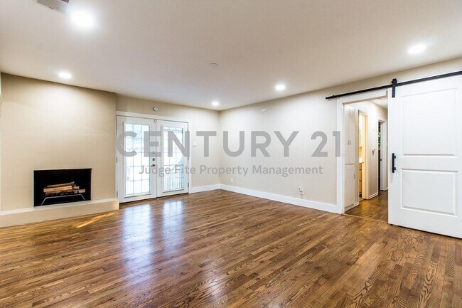 Foto del edificio - Stunning 3/2 in Great Dallas Location Read...