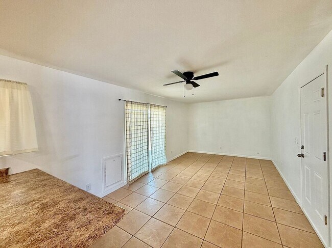 Foto del edificio - 3545 E St John Rd