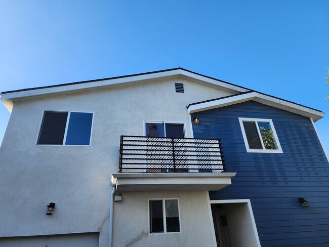 Building Photo - 10824 Morrison St