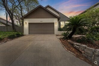 Building Photo - 13721 Lazy Oak Dr