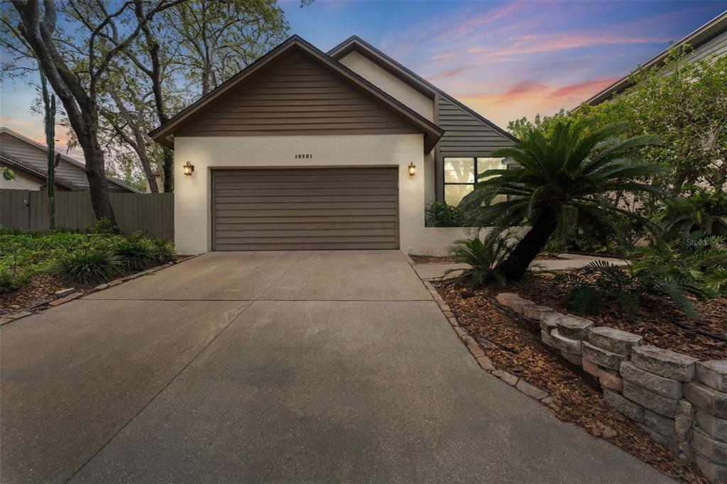 Primary Photo - 13721 Lazy Oak Dr