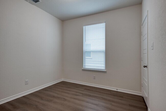 Building Photo - 9518 Hinterlands Dr