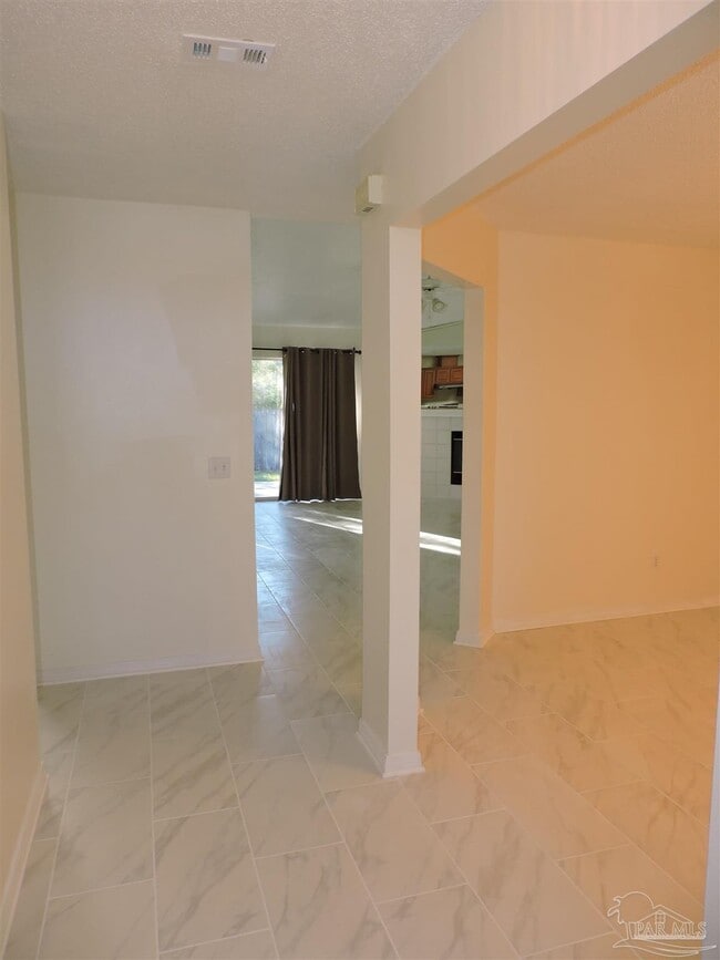 Foto del edificio - 1913 Gulf Bay Ln