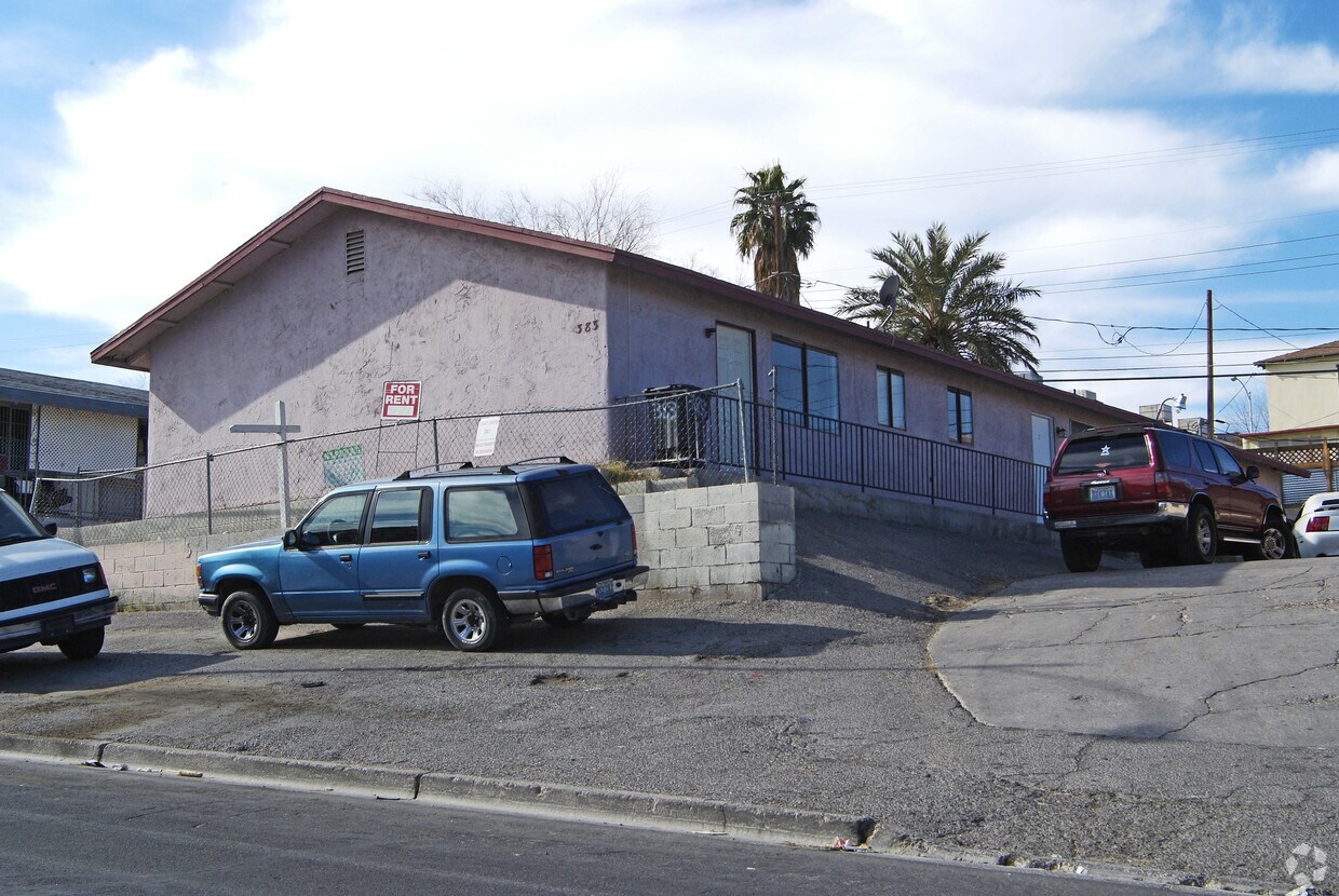Building Photo - 383-385 N 15th St