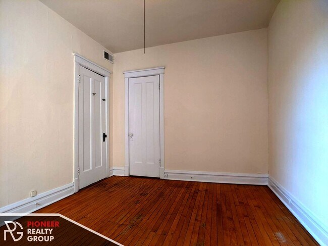 Foto del edificio - 2518 N Kedzie Blvd