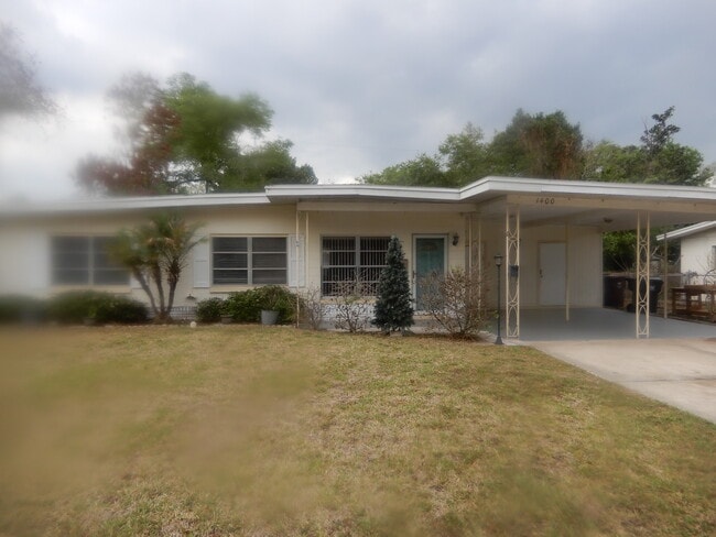 Foto del edificio - 1400 Corbett Ln