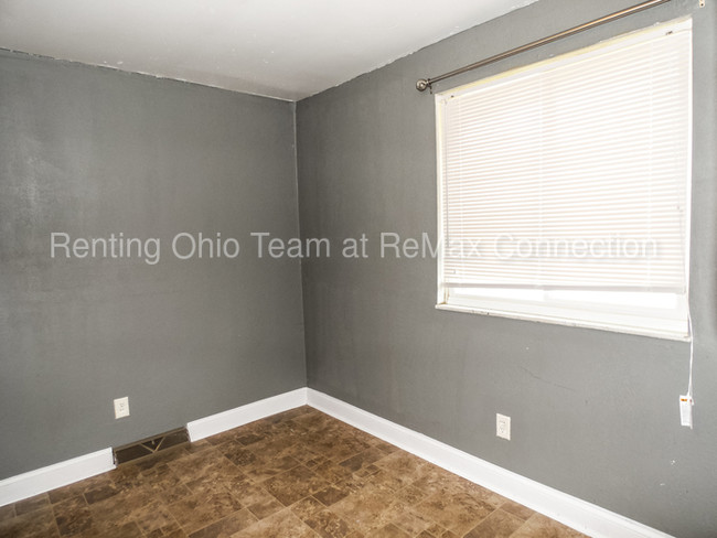 Building Photo - Two Bedroom with Basement