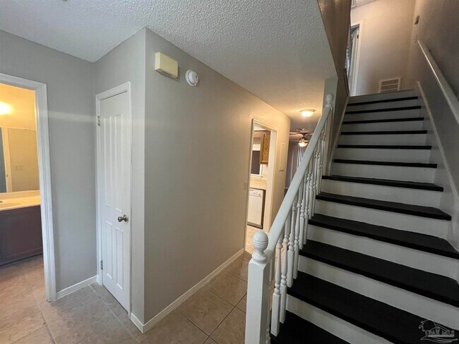 Building Photo - 10129 Vixen Pl