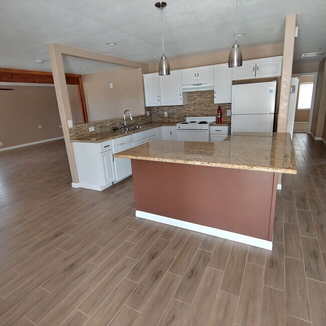 Foto del edificio - 4929 1st. Street East