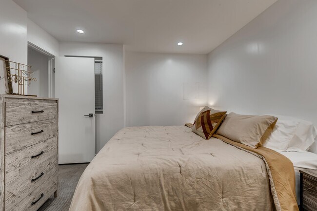 Foto del edificio - 4388 Zenobia St