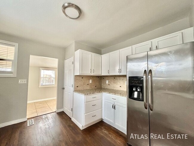 Foto del edificio - 1553 Ulster St