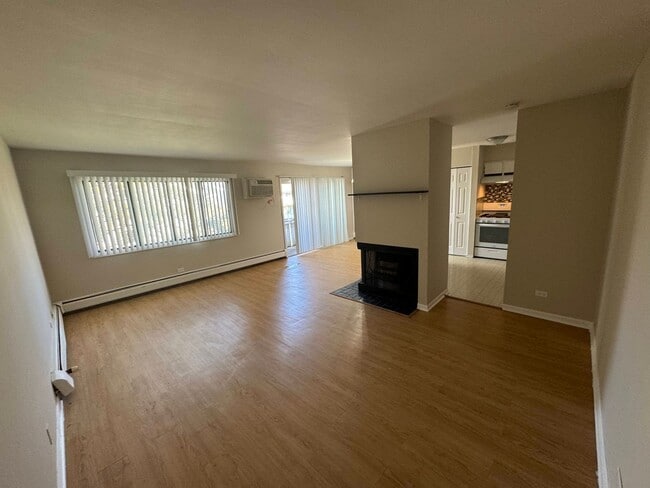 Building Photo - 2 Bedroom Condo in Palatine