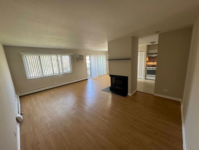 Foto del edificio - 2 Bedroom Condo in Palatine