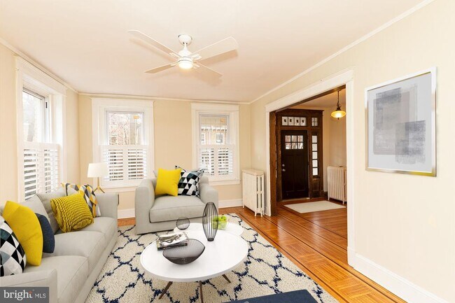 Foto del edificio - 1647 Hobart St NW
