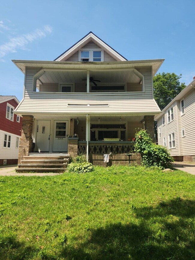 Building Photo - 3264 W 130th St