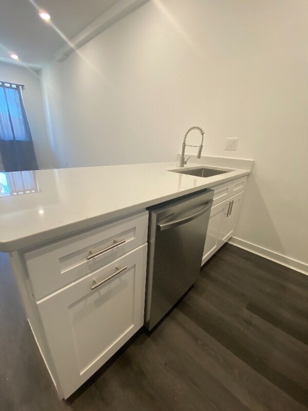 Foto del edificio - 5732 Ludlow St