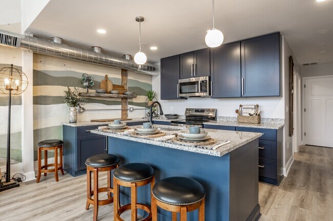 Foto del edificio - 108 W Main St