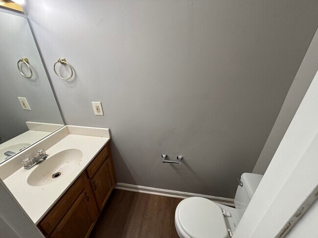 Foto del edificio - 210 Maple Leaf Ln