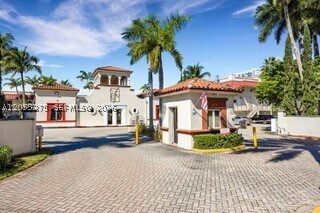 Foto del edificio - 6709 N Kendall Dr
