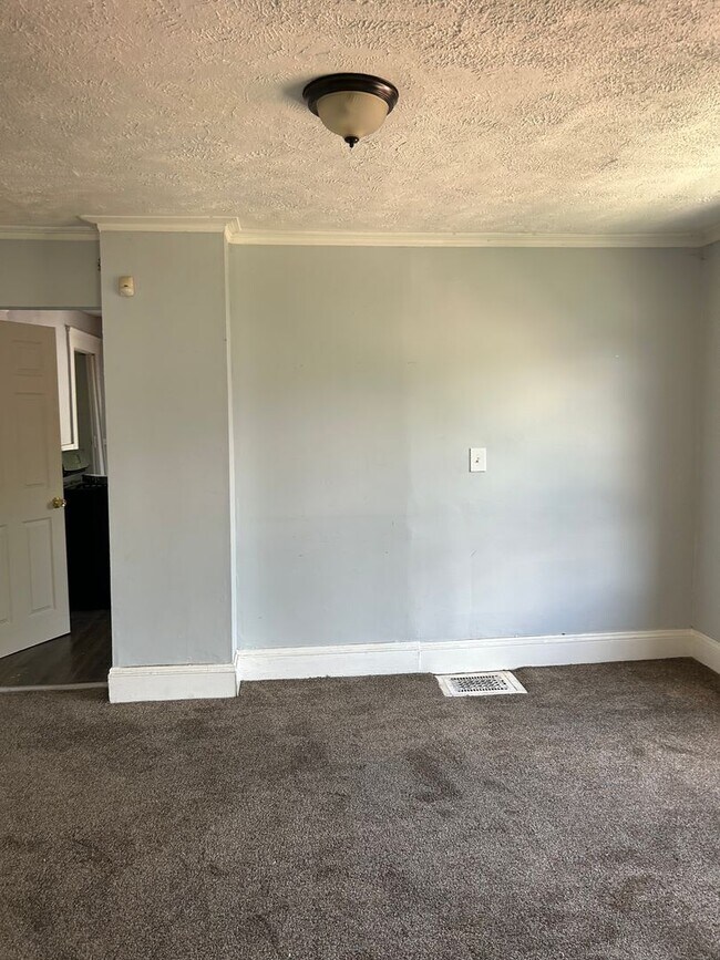 Foto del edificio - 9505 Sladden Ave