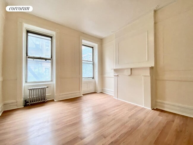 Building Photo - 451 W 36th St.