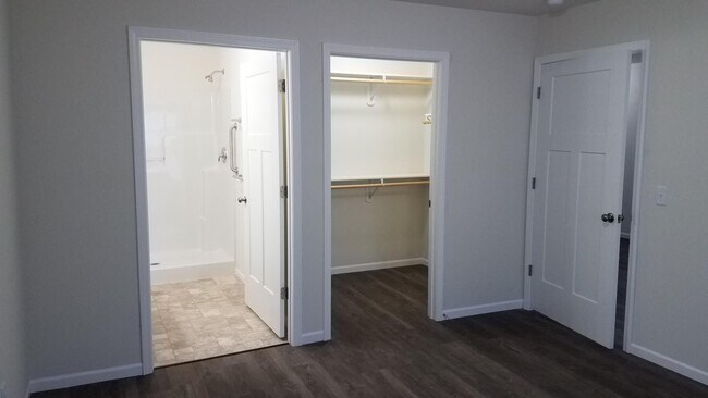 Building Photo - 105 Scarsdale Cir