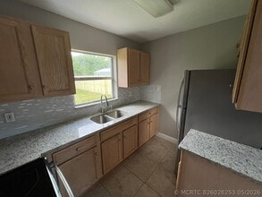 Building Photo - 1883 Breezy Ln