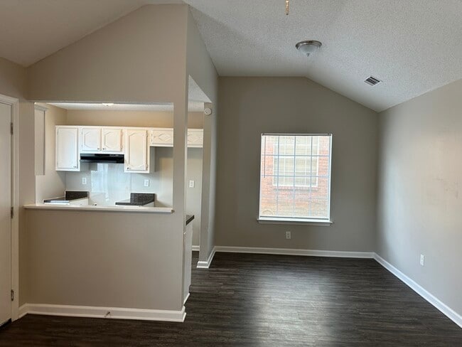 Building Photo - 5499 Emerald Hills Dr