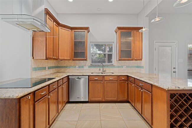 Foto del edificio - 15414 Willow River Dr