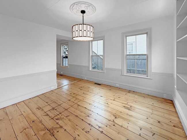 Building Photo - 57 Lime St