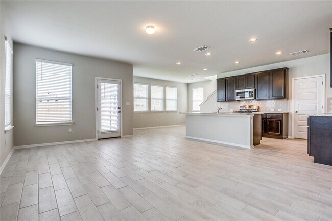 Building Photo - 146 White Dunes Dr