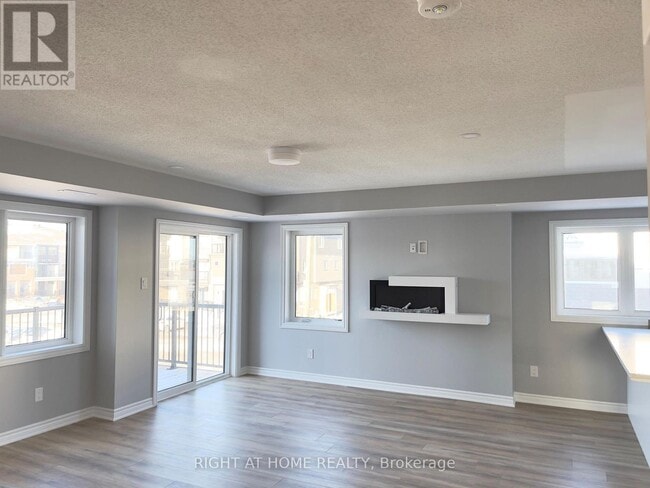 Building Photo - 712 Lapland Private