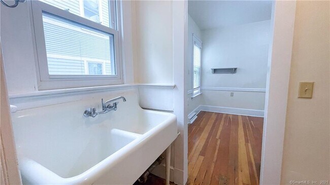 Foto del edificio - 134 Mansfield St