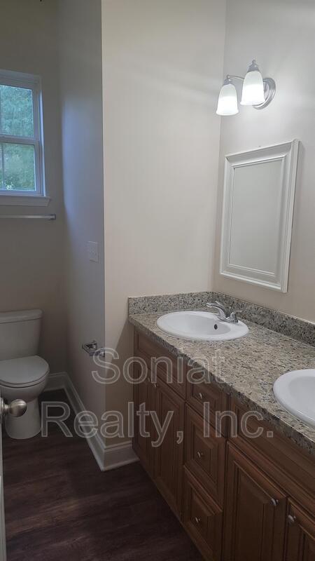 Foto del edificio - 4948 Camelia St