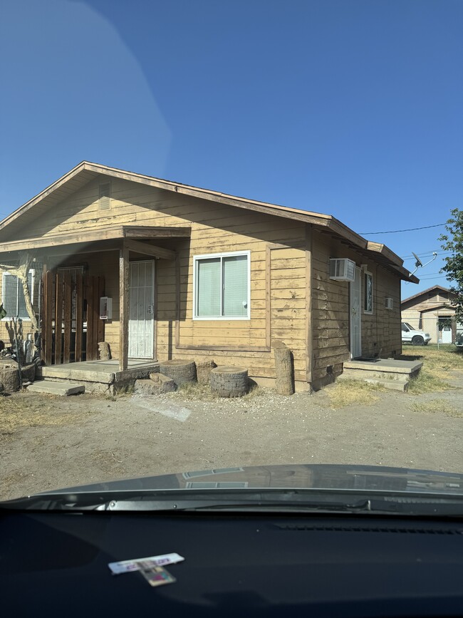 Building Photo - 150 S Agate Rd