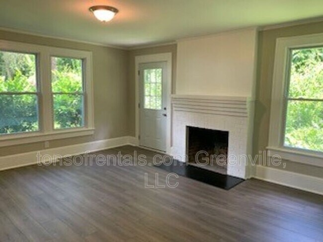 Foto del edificio - 8863 Warren H Abernathy Hwy