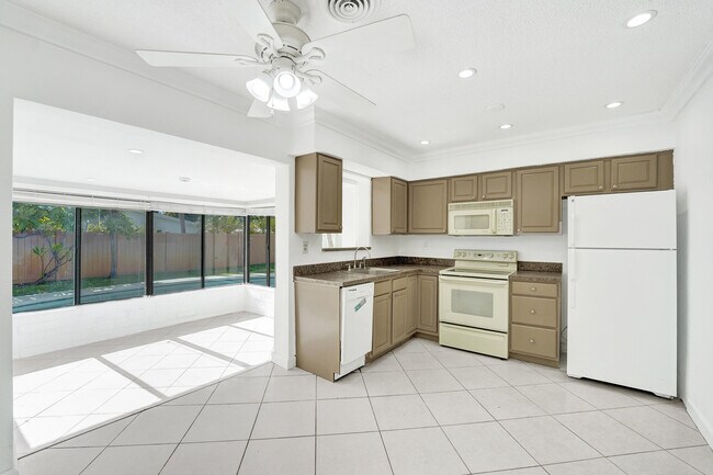Foto del edificio - 4360 NE 13th Ave