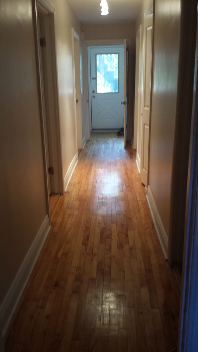 Building Photo - 5696 Rue Marc-Sauvalle
