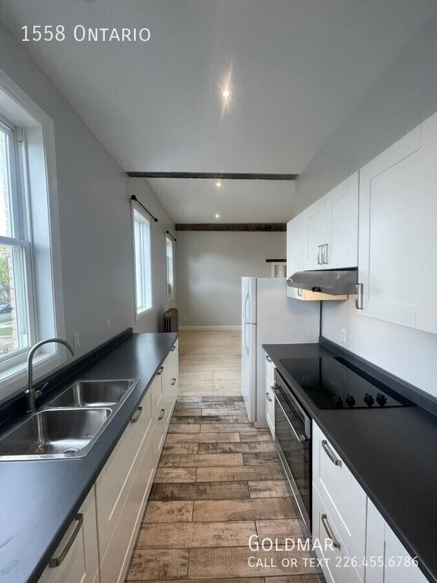 Primary Photo - Incredible Walkerville Character 1-Bedroom