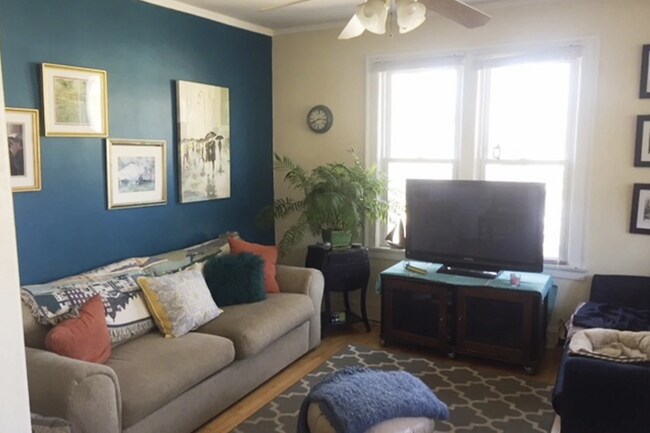 Foto del edificio - 733 Elm St