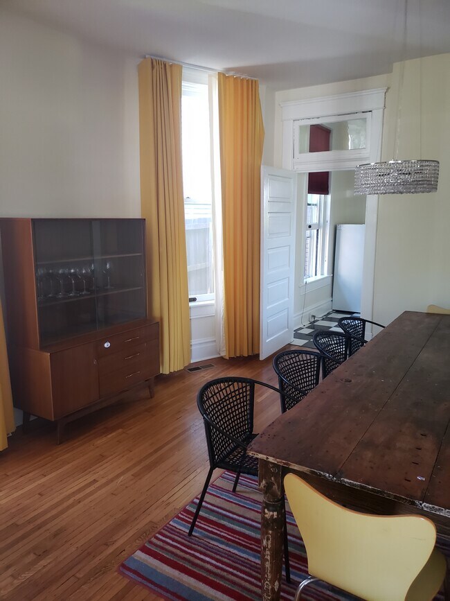 Foto del edificio - 1024 Villa Pl
