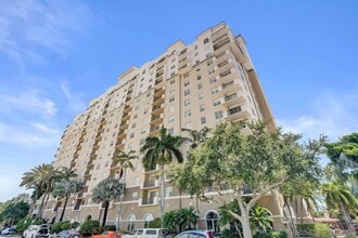 Building Photo - 616 Clearwater Park Rd