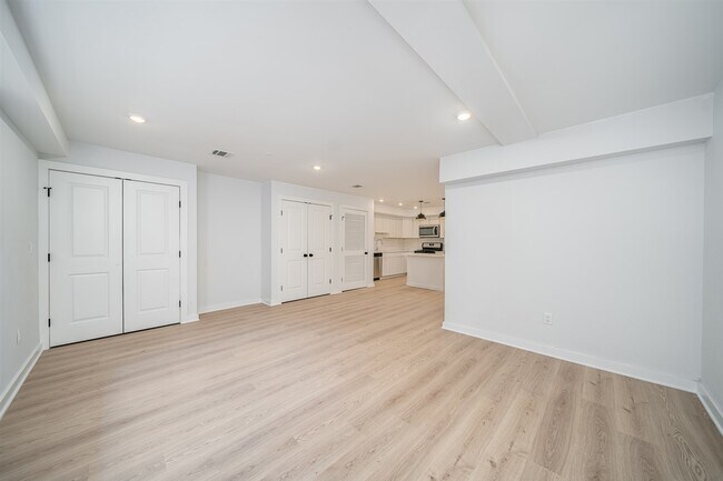 Foto del edificio - 722 Hudson St