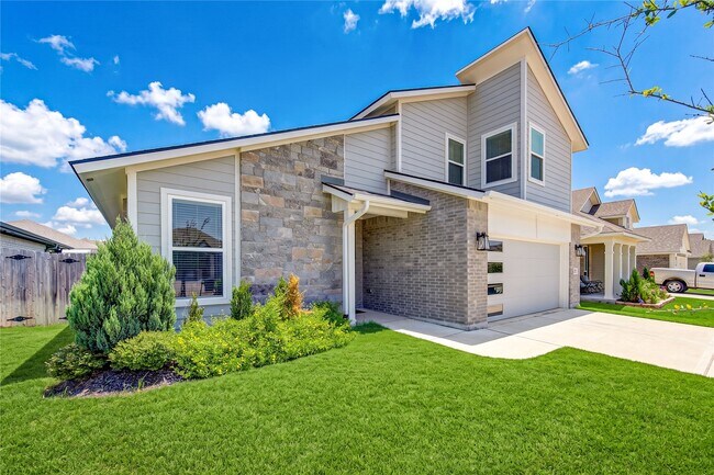 Building Photo - 6205 Daytona Dr