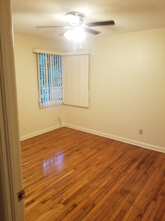 Master bedroom - 703 Palmer St