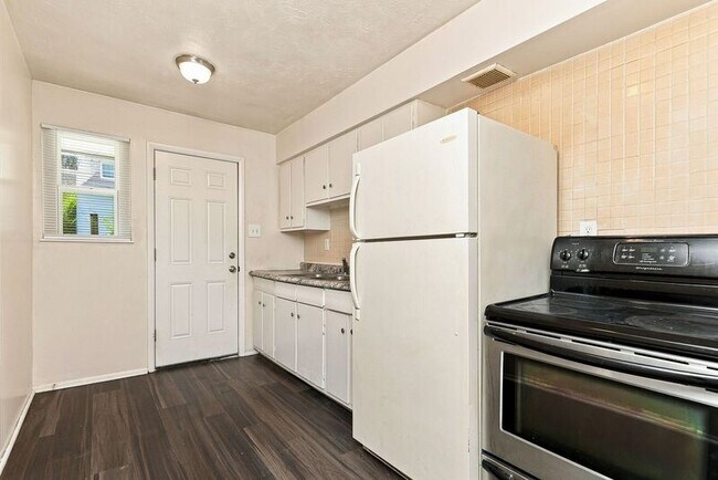 Foto del edificio - 2646 Home Ave