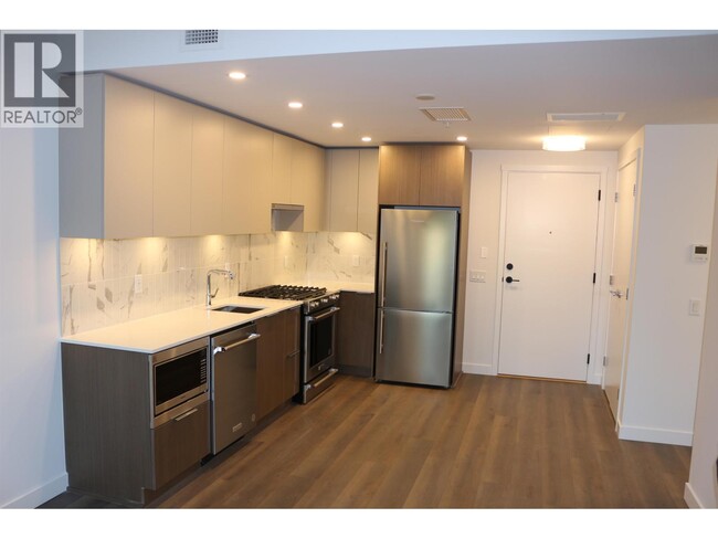 Building Photo - 648 Lea Ave