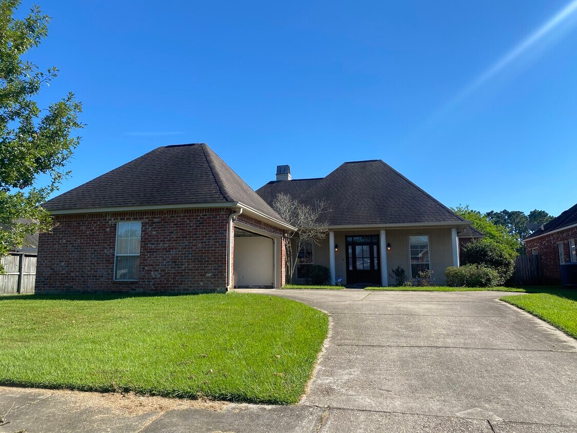 Foto principal - 14942 Fox Hunt Ave