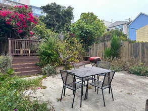 Building Photo - 218 Monterey Blvd