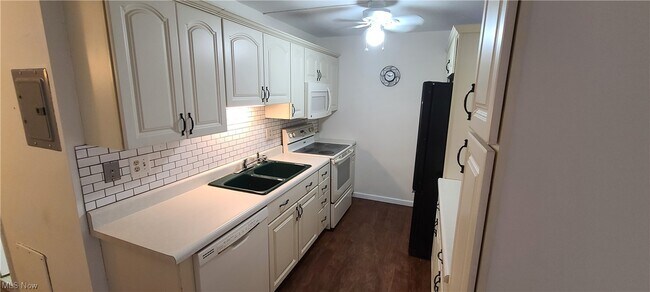 Foto del edificio - 2331 E Market St